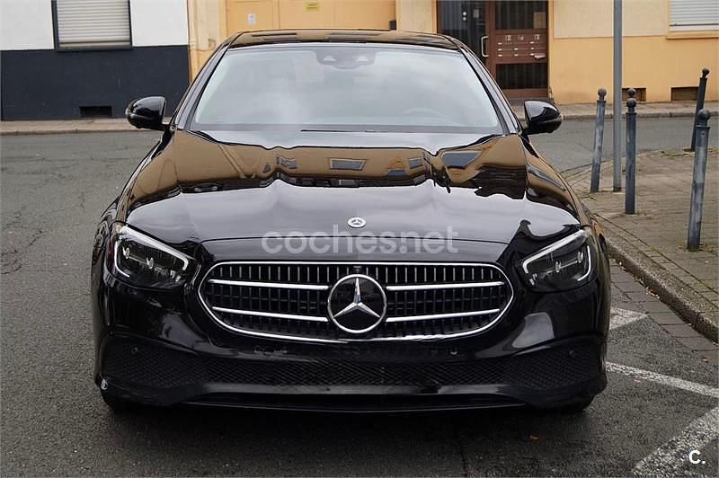 Usado Mercedes E300 320 CV (235 kW) 2023 Negro Berlina