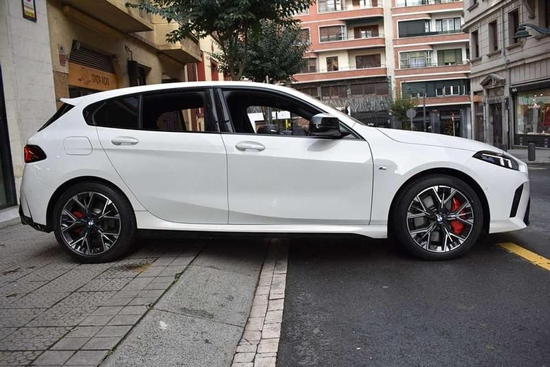 Usado BMW M135 M Sport 300 CV (220 kW) 2025 Blanco Utilitario