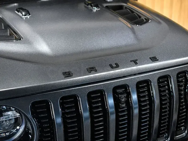 Usado Jeep Wrangler Sahara 381 CV (280 kW) 2023 Gris / plata SUV