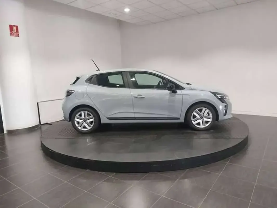 Usado Renault Clio V Evolution 94 CV (69 kW) 2025 Gris Berlina