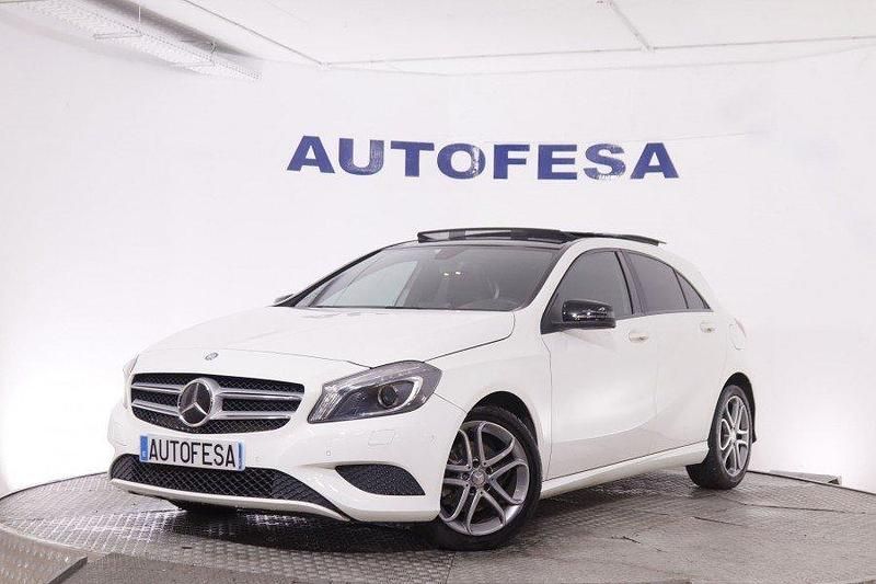 Usado Mercedes A200 Urban 156 CV (114 kW) 2013 Blanco Utilitario