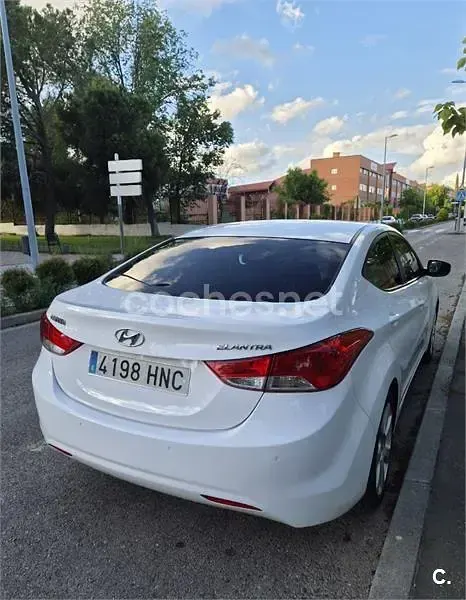 Usado Hyundai Elantra GLS 132 CV (97 kW) 2012 Blanco Berlina