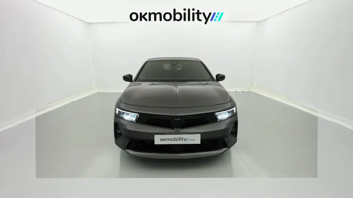 Usado Opel Astra 180 CV (132 kW) 2023 Vulkan grey Utilitario