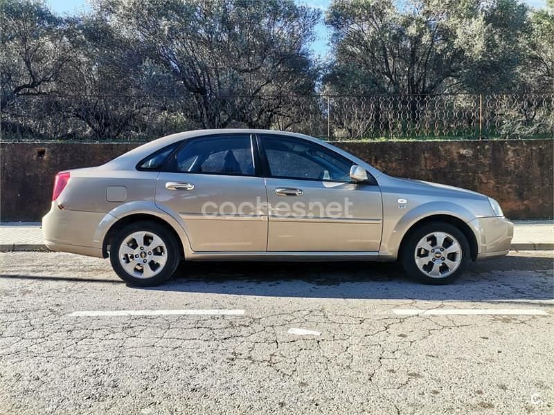 Beige Usado 2009 Chevrolet Nubira CDX Berlina | 3500 € (Precio justo) - Imagen 1/4