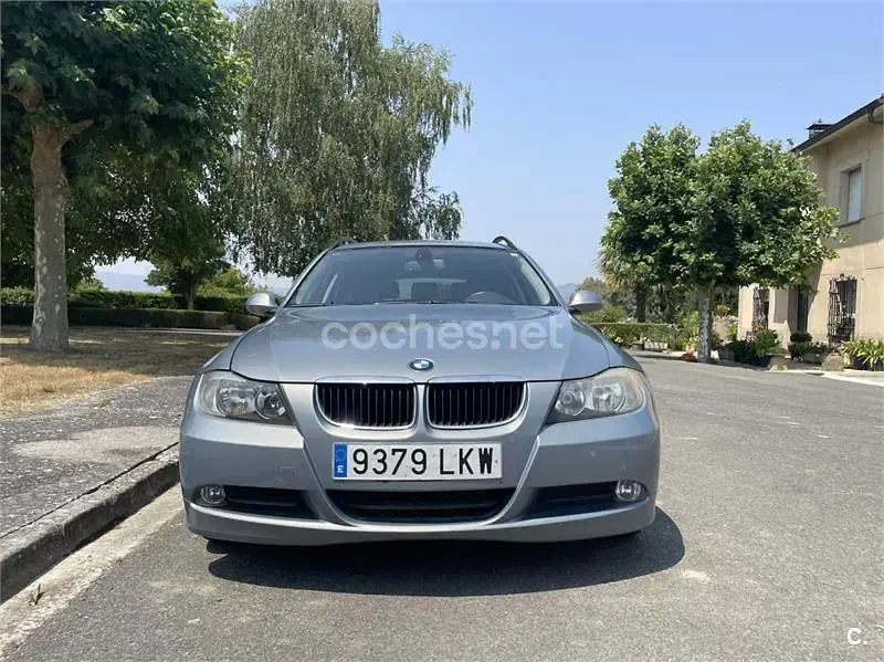 Usado BMW 318 122 CV (89 kW) 2008 Gris / plata Familiar