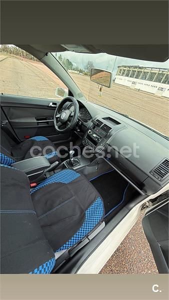Usado VW Polo Highline 75 CV (55 kW) 2003 Blanco Berlina