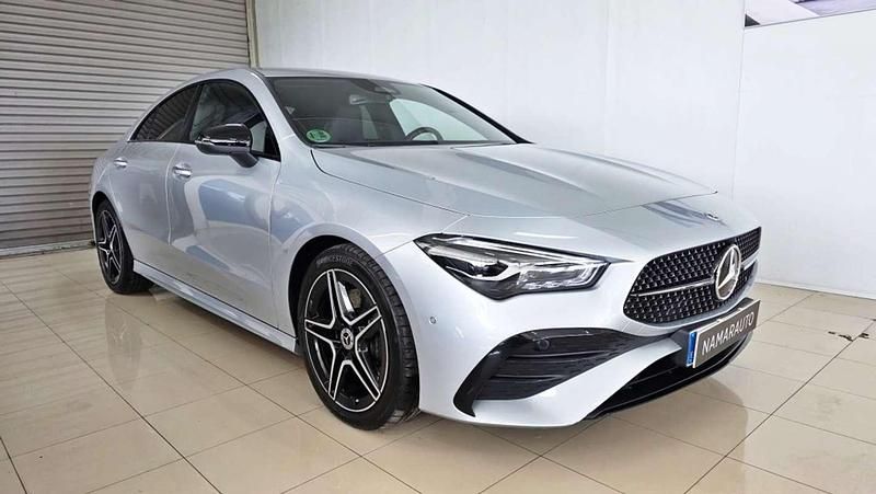 Usado Mercedes CLA220 190 CV (139 kW) 2025 Plateado Berlina