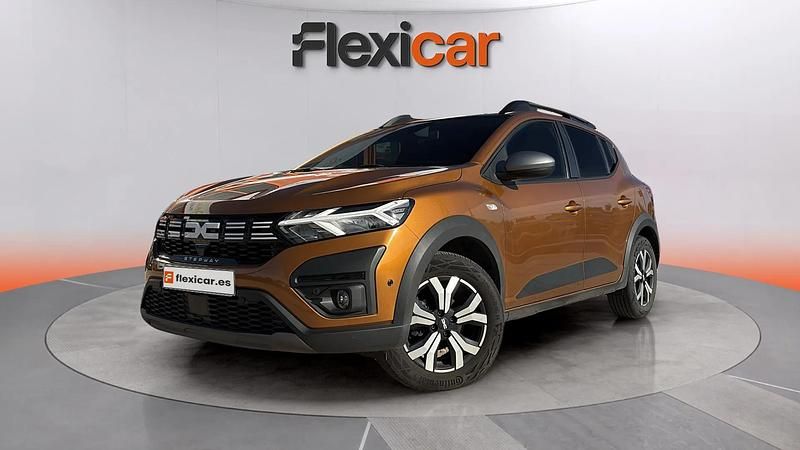 Usado Dacia Sandero Expression 110 CV (80 kW) 2023 Naranja Utilitario