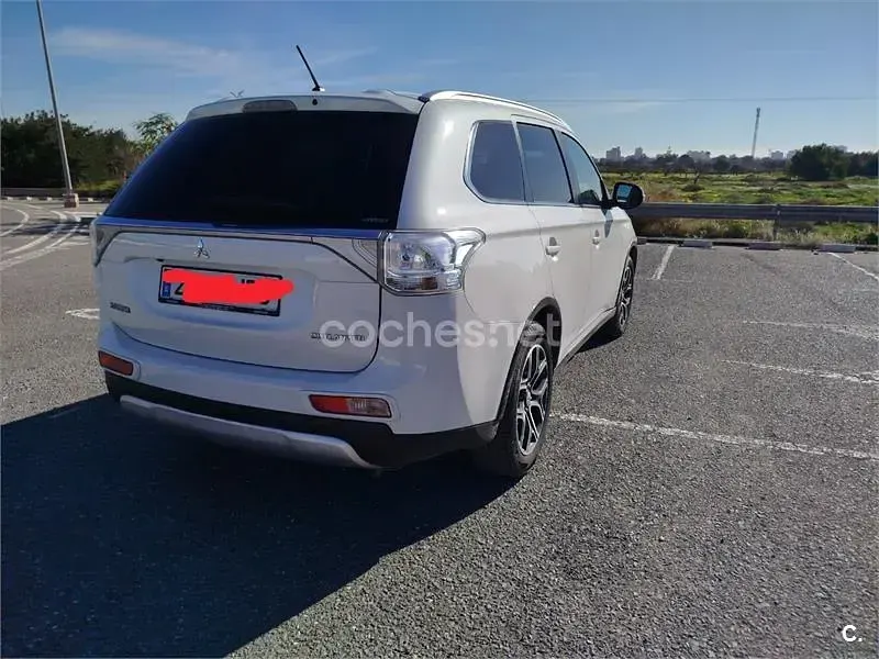 Usado Mitsubishi Outlander 150 CV (110 kW) 2014 Blanco SUV