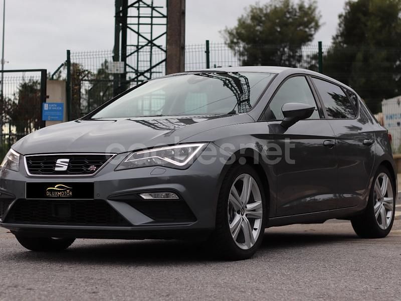 Usado Seat Leon FR 184 CV (135 kW) 2018 Gris / plata Berlina