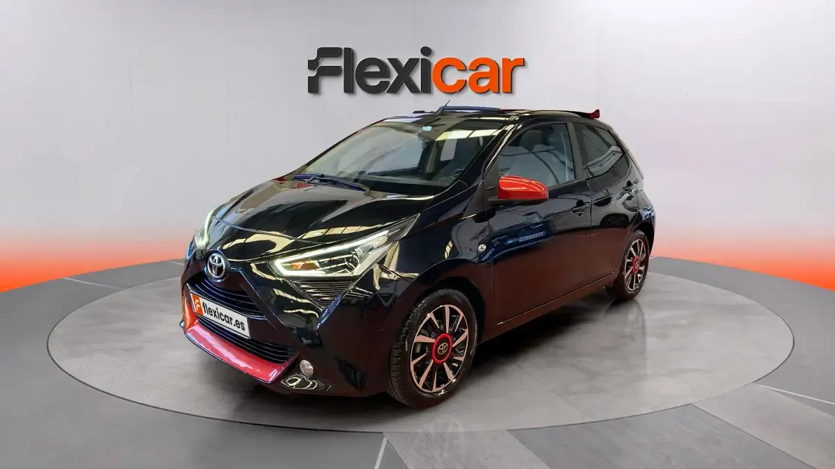 Usado Toyota Aygo x-style 72 CV (52 kW) 2021 Negro Utilitario