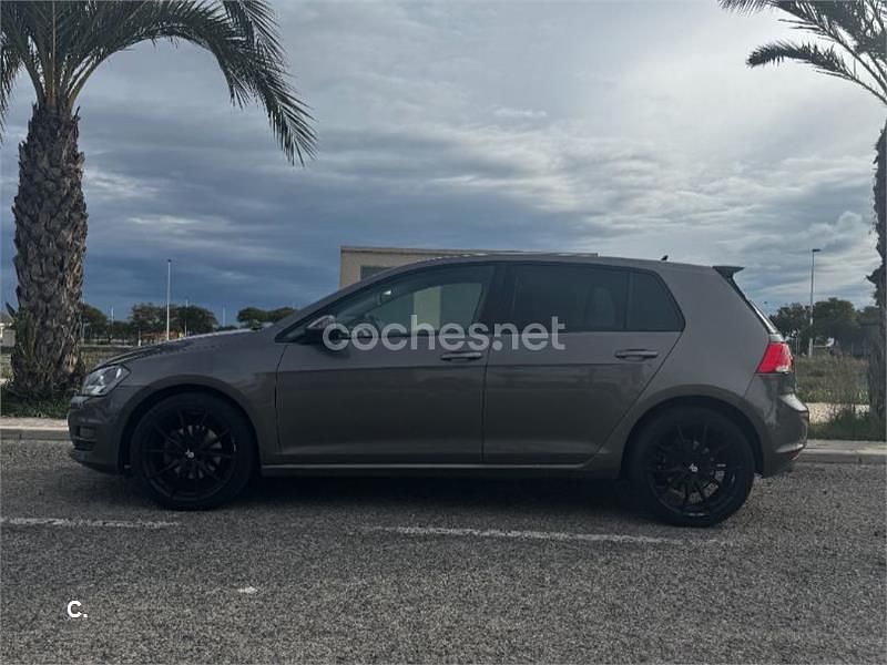 Usado VW Golf VII Advance 110 CV (80 kW) 2016 Gris / plata Berlina