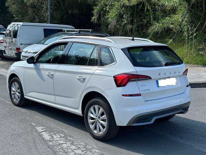 Usado Skoda Kamiq Active 110 CV (80 kW) 2021 Blanco SUV