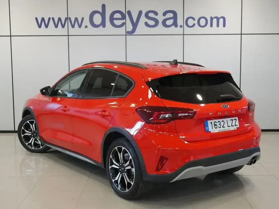 Usado Ford Focus Active 155 CV (114 kW) 2022 Rojo Berlina