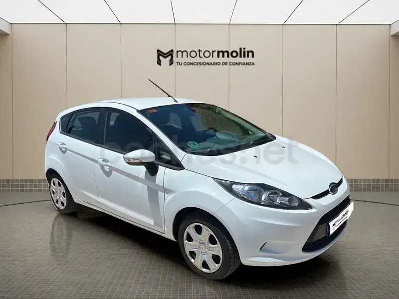 Usado Ford Fiesta Trend 82 CV (60 kW) 2011 Blanco Berlina