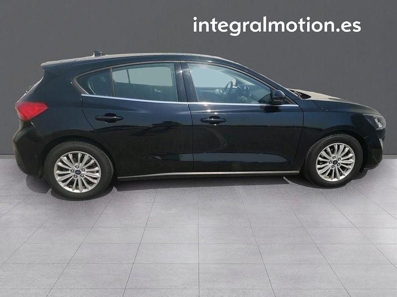 Usado Ford Focus Titanium 119 CV (87 kW) 2020 Negro Berlina