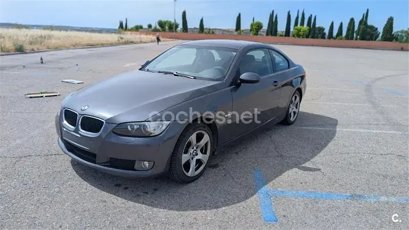 Usado BMW 320 170 CV (125 kW) 2008 Gris / plata Coupe