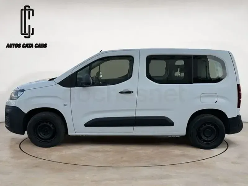Usado Citroën Berlingo Feel 102 CV (75 kW) 2019 Blanco Monovolumen