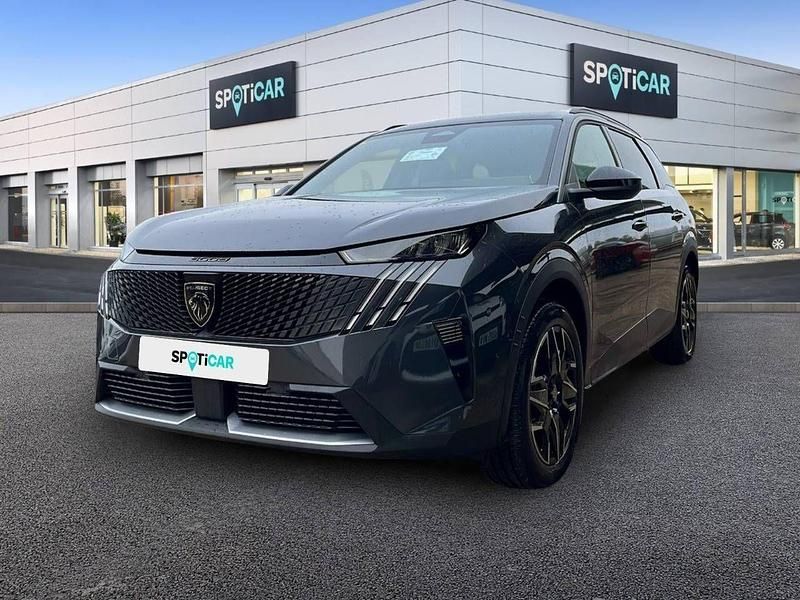 Usado Peugeot 5008 Allure 136 CV (100 kW) 2025 Gris SUV