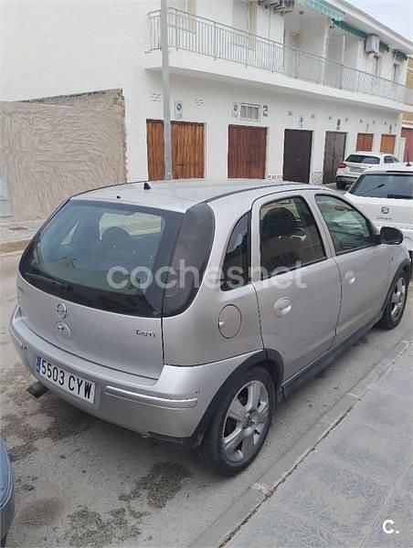 Usado Opel Corsa Enjoy 70 CV (51 kW) 2004 Gris / plata Utilitario