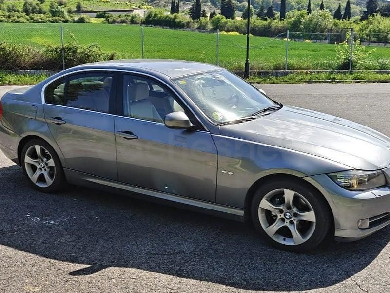 Usado BMW 318 143 CV (105 kW) 2011 Gris / plata Berlina