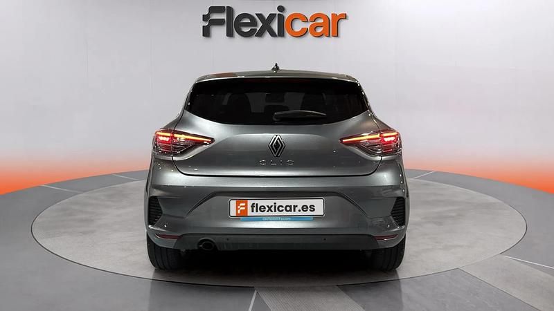 Begagnad Renault Clio V Evolution 101 HK (74 kW) 2025 Grå Halvkombi