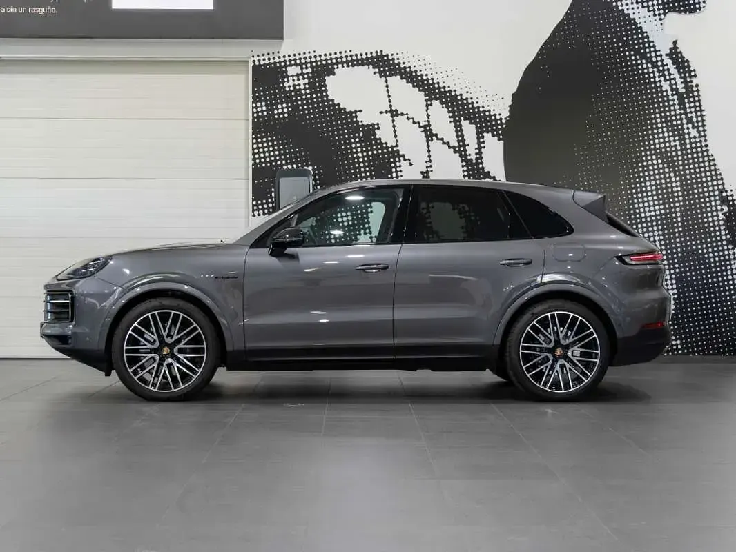 Usado Porsche Cayenne 470 CV (345 kW) 2025 Gris SUV