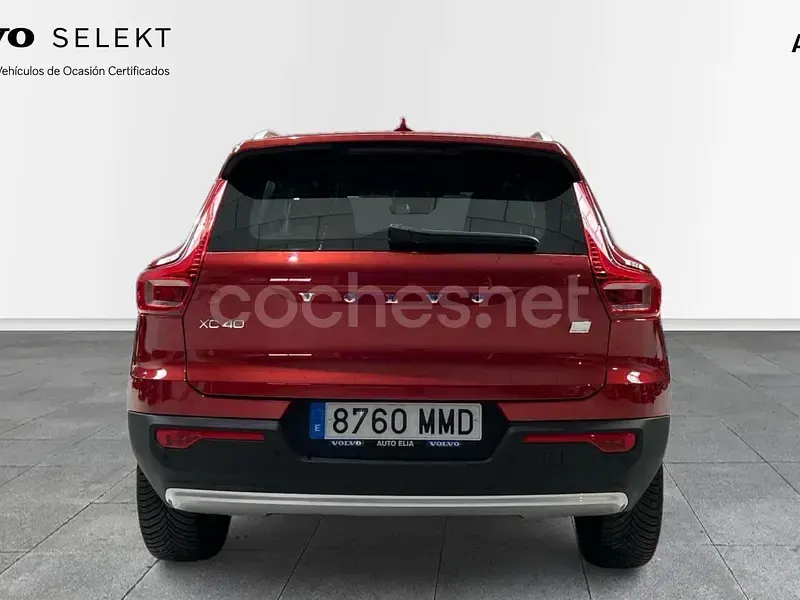 Usado Volvo XC40 Core 211 CV (155 kW) 2023 Rojo SUV