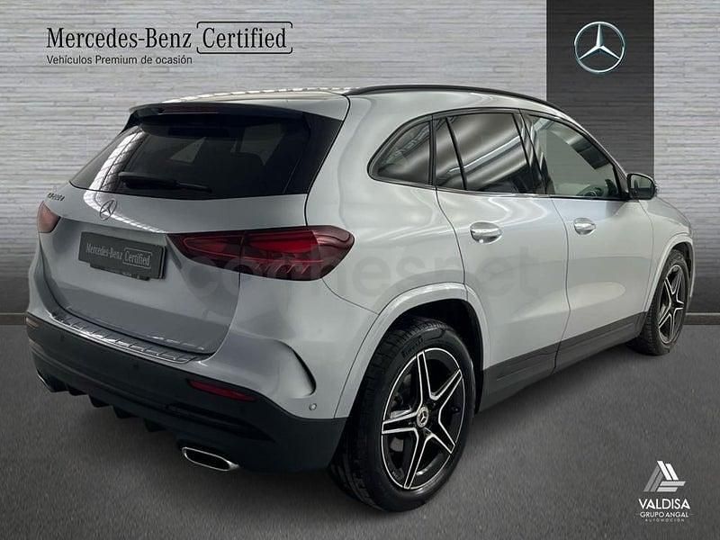 Usado Mercedes GLA200 AMG line 150 CV (110 kW) 2025 Plata hightech SUV