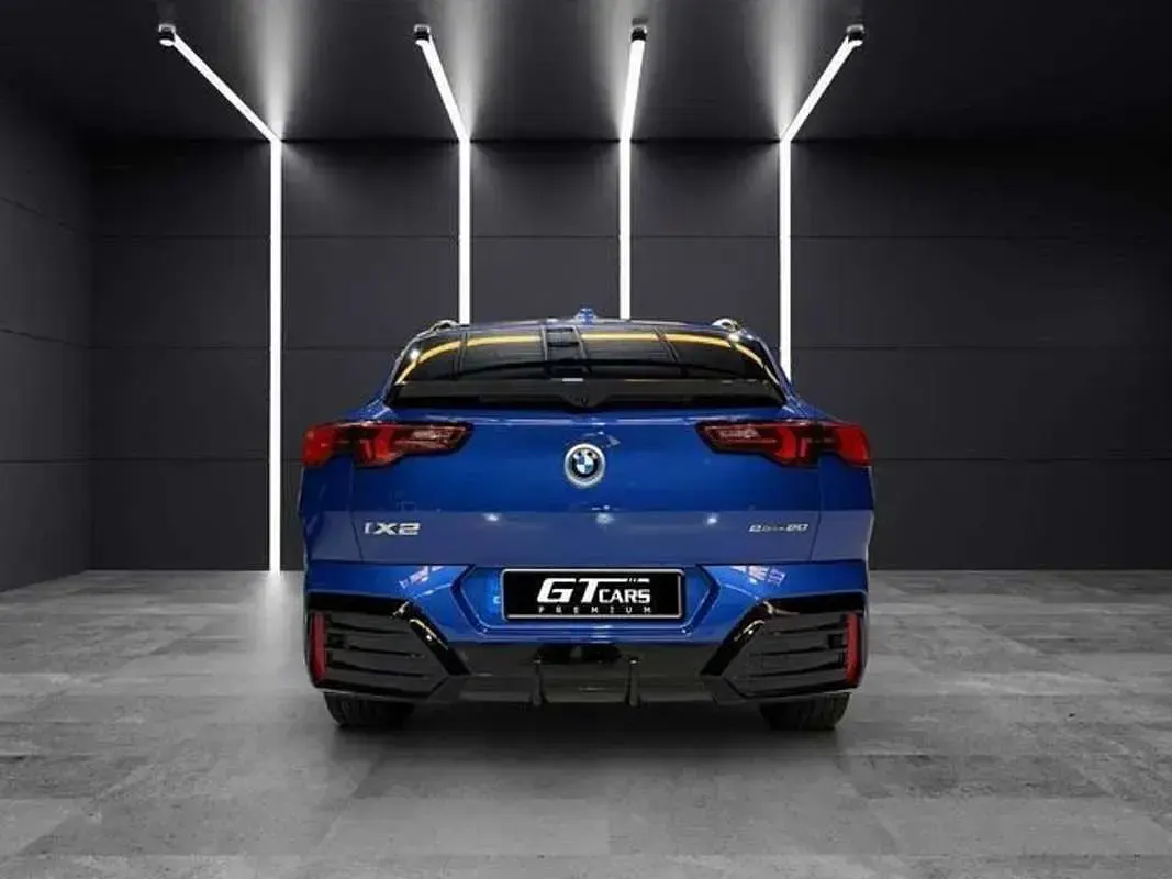 Usado BMW iX2 150 kW (204 CV) 2024 Azul SUV
