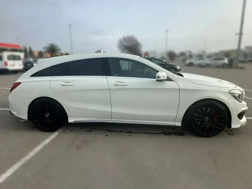 Usado Mercedes CLA45 AMG Shooting Brake AMG 381 CV (280 kW) 2016 Blanco Familiar