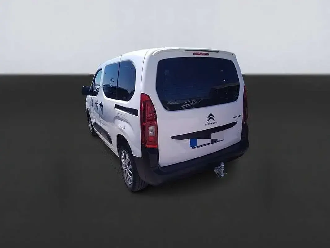 Usado Citroën Berlingo Live 102 CV (75 kW) 2021 Blanco Monovolumen