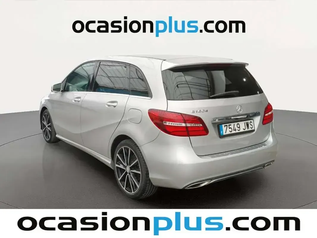 Usado Mercedes B180 109 CV (80 kW) 2017 Plateado Monovolumen
