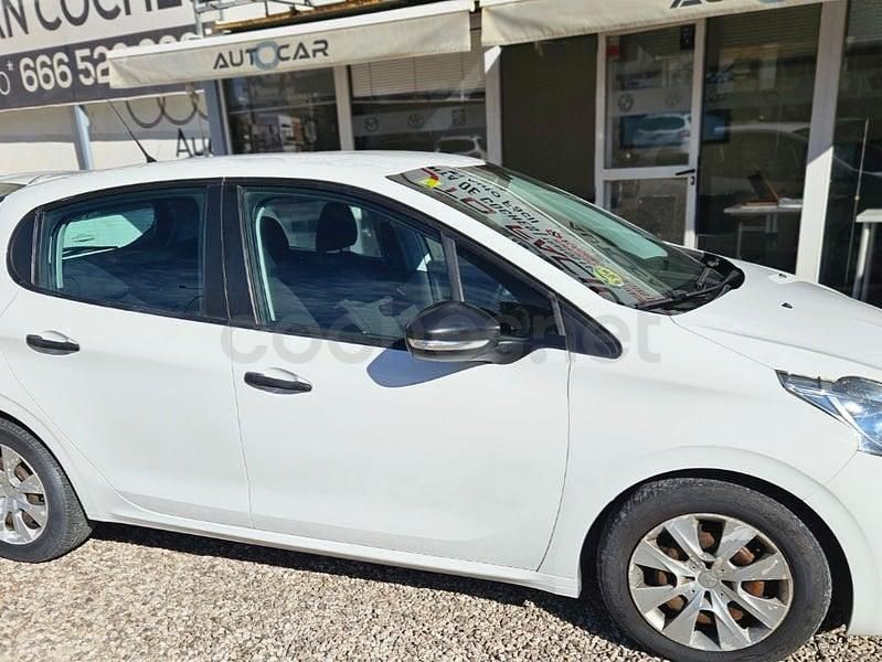 Usado Peugeot 208 Business-Line 68 CV (50 kW) 2012 Blanco Utilitario