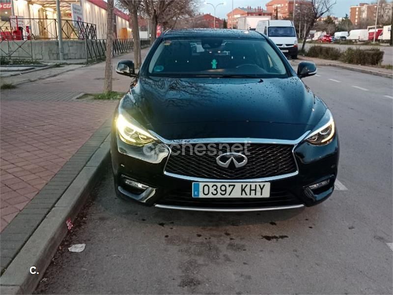 Usado Infiniti Q30 Premium 109 CV (80 kW) 2018 Negro Berlina