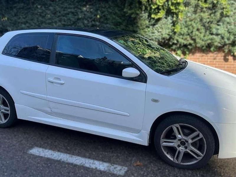 Usado Fiat Stilo Dynamic 120 CV (88 kW) 2006 Blanco Coupe