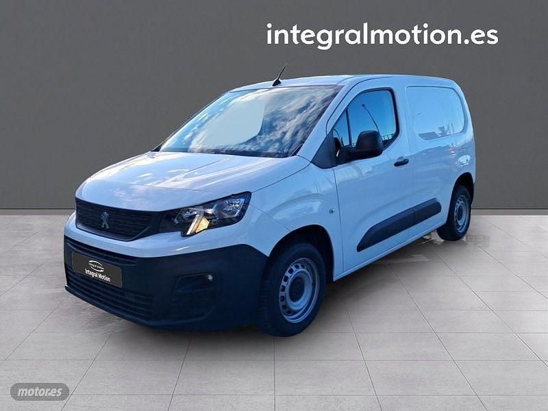 Usado Peugeot Partner 102 CV (75 kW) 2022 Blanco Monovolumen