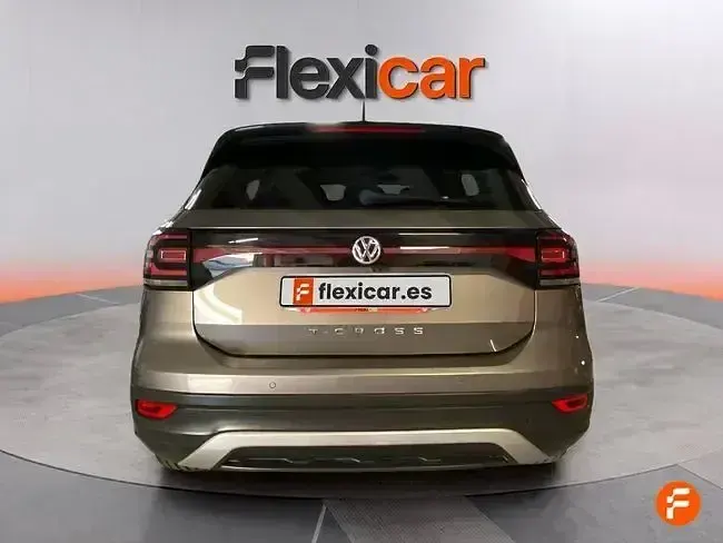 Usado VW T-Cross Sportline 150 CV (110 kW) 2020 Gris SUV