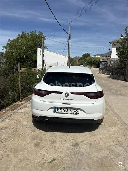 Usado Renault Mégane Zen 110 CV (80 kW) 2017 Blanco Berlina