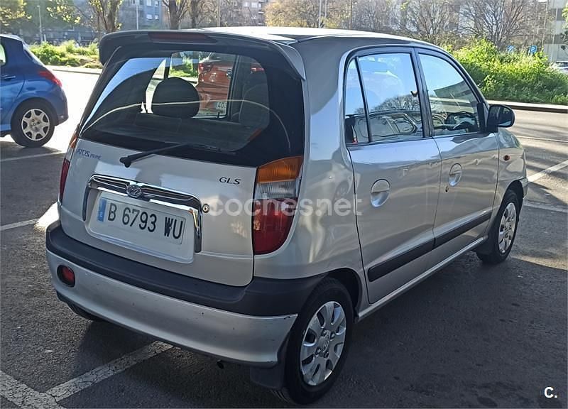 Usado Hyundai Atos GLS 55 CV (40 kW) 2000 Gris / plata Utilitario