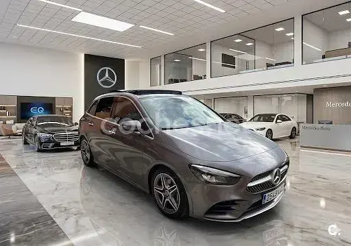 Usado Mercedes B200 156 CV (114 kW) 2019 Gris / plata Utilitario