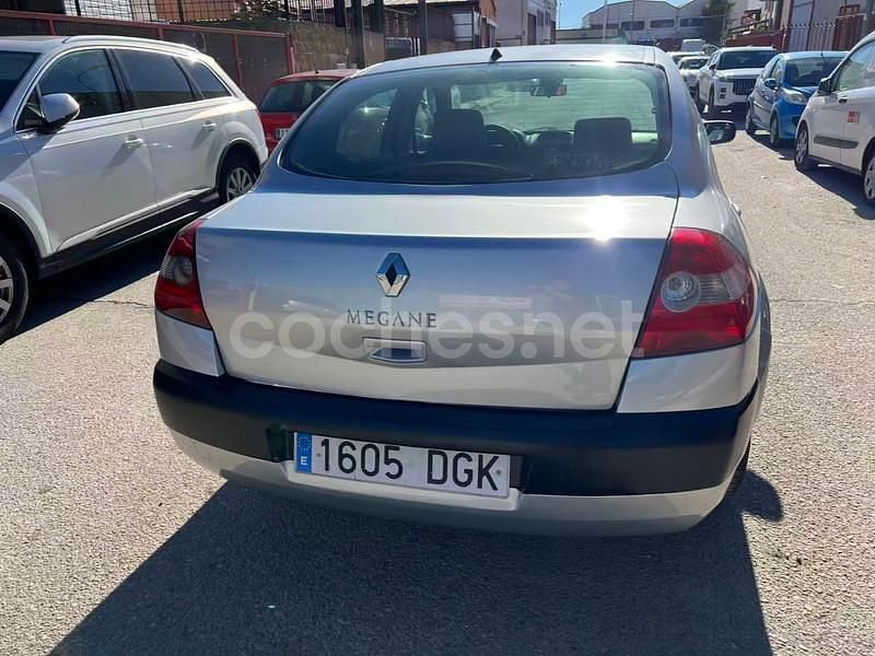 Usado Renault Mégane II Expression 98 CV (72 kW) 2005 Gris / plata Berlina