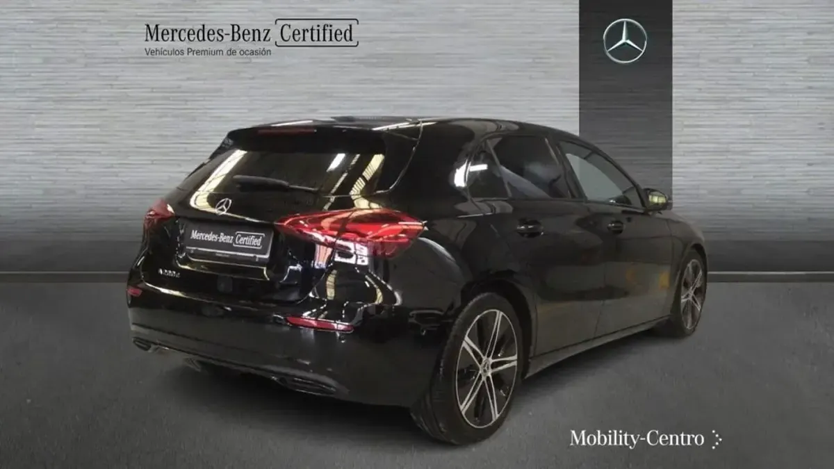 Usado Mercedes A200 Progressive 150 CV (110 kW) 2024 Negro noche Berlina