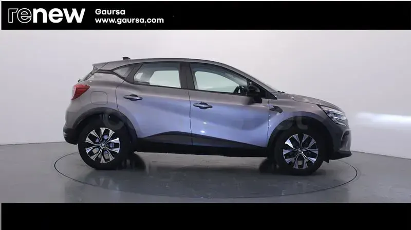 Usado Renault Captur Equilibre 90 CV (66 kW) 2024 Gris / plata SUV