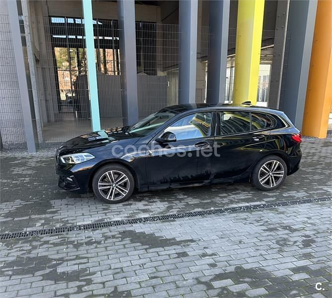 Usado BMW 118 Comfort Edition 136 CV (100 kW) 2021 Negro Utilitario