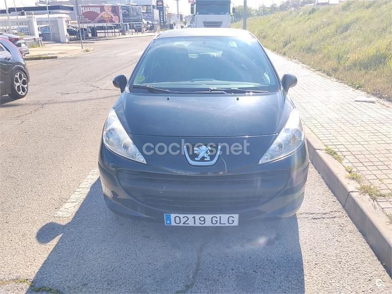 Usado Peugeot 207 70 CV (51 kW) 2009 Negro Berlina