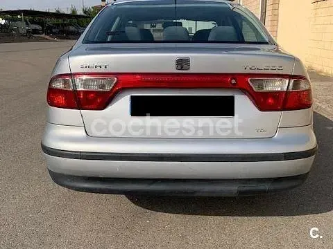 Usado Seat Toledo 110 CV (80 kW) 2001 Gris / plata Berlina