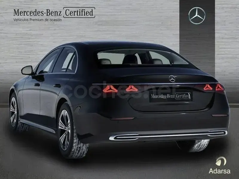 Usado Mercedes E200 204 CV (150 kW) 2025 Gris / plata Berlina
