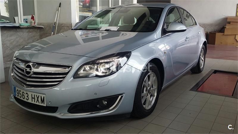 Usado Opel Insignia Business 140 CV (102 kW) 2014 Gris / plata Berlina