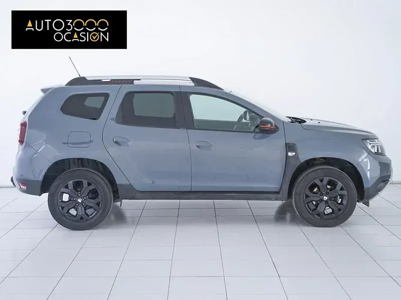 Usado Dacia Duster Extreme 130 CV (95 kW) 2022 Gris / plata SUV